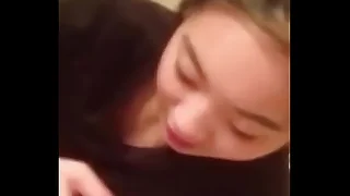 셀카중독에 빠진 그녀